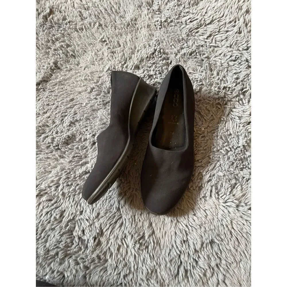 New Ecco womens stretch slip on wedge heels size 8‎